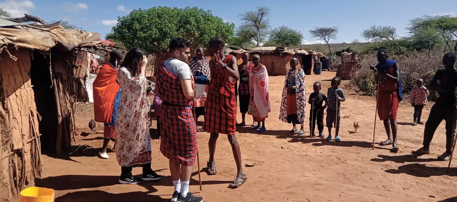 Village Massaï danse traditionnelle