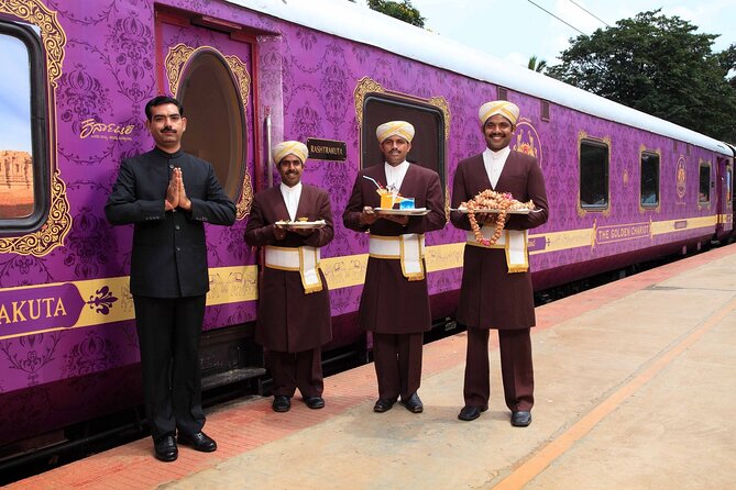 Train Delhi-Agra